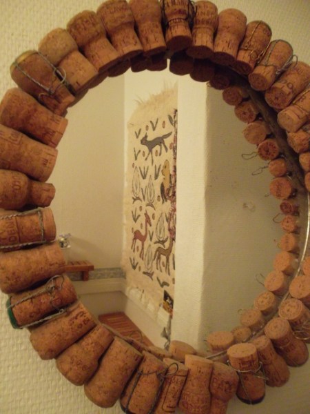 kuohuviinipullonkorkeista-peilinkehys