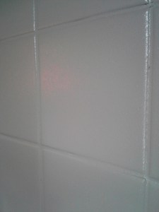 lujalla-maalattu-kaakeli