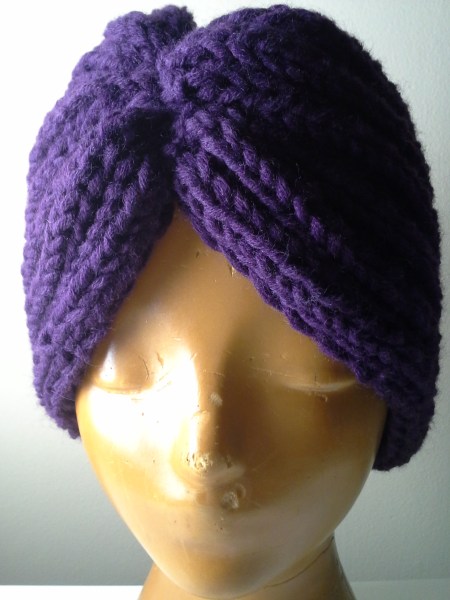 violetti-neuleturbaani